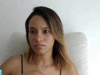 kelayabrunette