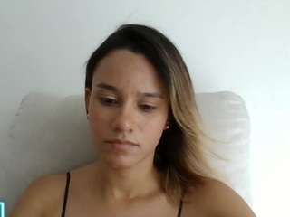 kelayabrunette