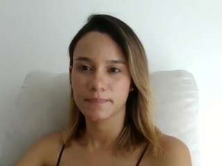 kelayabrunette