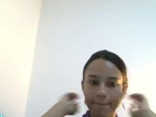 kelayabrunette