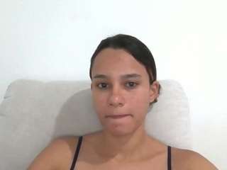 kelayabrunette