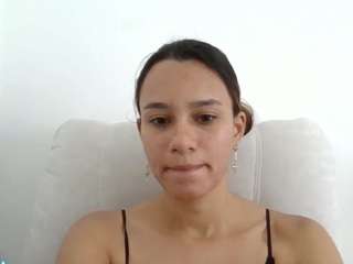 kelayabrunette