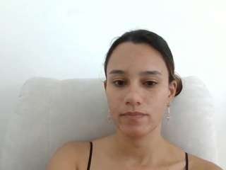 kelayabrunette
