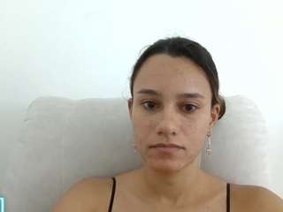 kelayabrunette