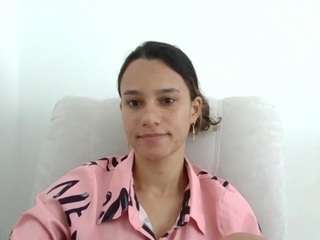 kelayabrunette