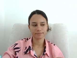 kelayabrunette