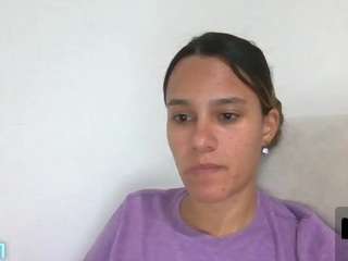 kelayabrunette