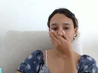 kelayabrunette