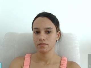 kelayabrunette