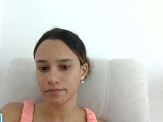 kelayabrunette