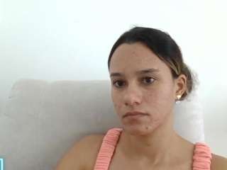 kelayabrunette
