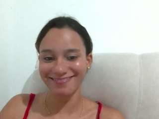 kelayabrunette