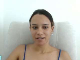 kelayabrunette