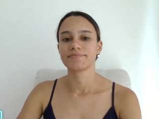 kelayabrunette