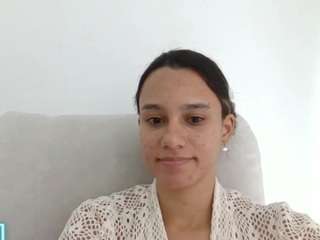 kelayabrunette