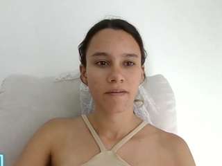 kelayabrunette