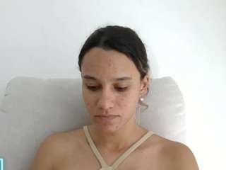 kelayabrunette