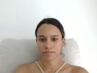 kelayabrunette