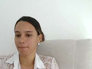kelayabrunette