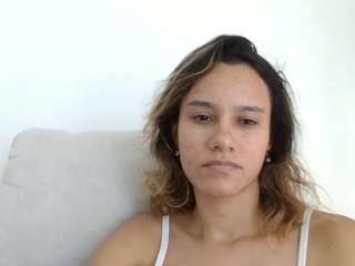 kelayabrunette
