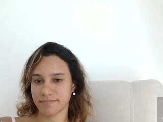 kelayabrunette
