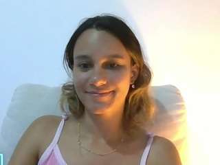 kelayabrunette
