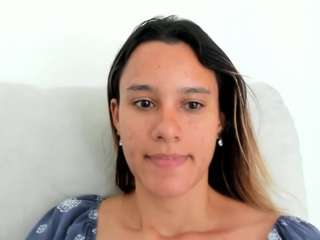 kelayabrunette