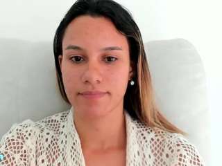 kelayabrunette