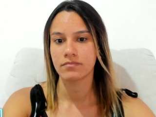 kelayabrunette