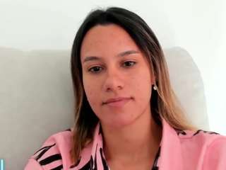 kelayabrunette