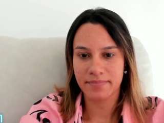 kelayabrunette
