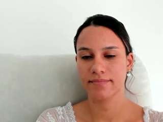 kelayabrunette live webcam show