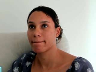 kelayabrunette live webcam show