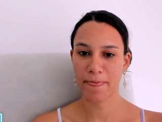 kelayabrunette