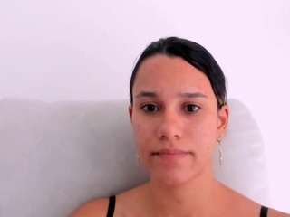 kelayabrunette