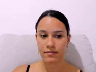 kelayabrunette