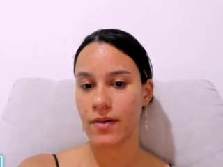 kelayabrunette