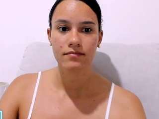 kelayabrunette