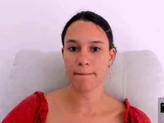 kelayabrunette