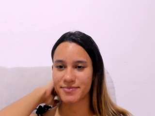 kelayabrunette