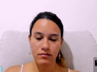 kelayabrunette