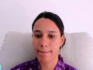 kelayabrunette