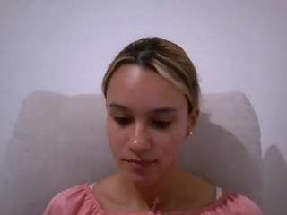 kelayabrunette
