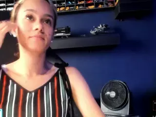 SamanthaWatsonn's Live Sex Cam Show