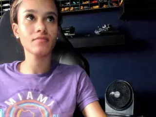 SamanthaWatsonn's Live Sex Cam Show