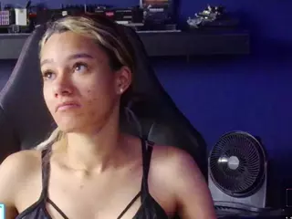 SamanthaWatsonn's Live Sex Cam Show