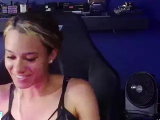 SamanthaWatsonn's Live Sex Cam Show