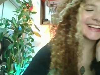 merida-red Sex Cam Show