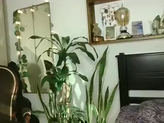 Merida-Red's Live Sex Cam Show