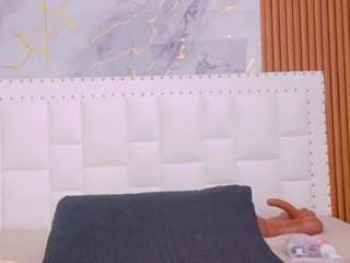 naughtyebonyy webcam model